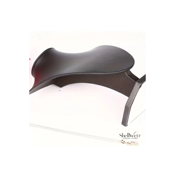 Siyah vitrin boyun takı sergileme mankeni, şık ve kullanışlı ürün düzenleyici