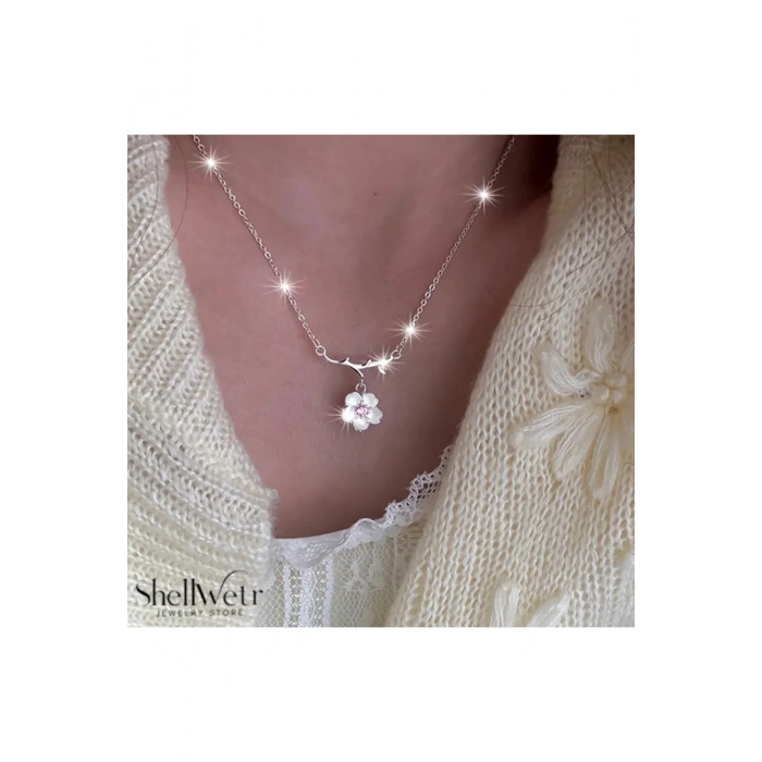 Petal Grace 925 Gümüş Zincir Çiçekli kadın kolye sevdiklerinize kendinize en zarif hediye