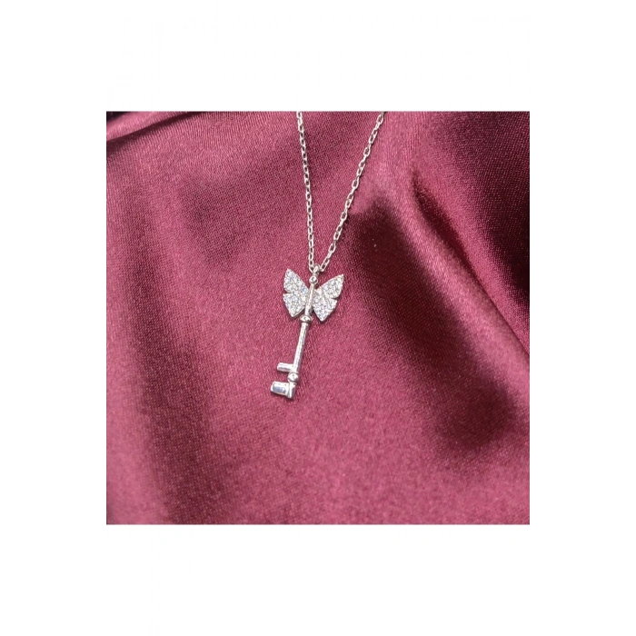 Kadın Kolye Lumora Kadın Kolye 925 Ayar Gümüş Kelebek Anahtar Detaylı Şık