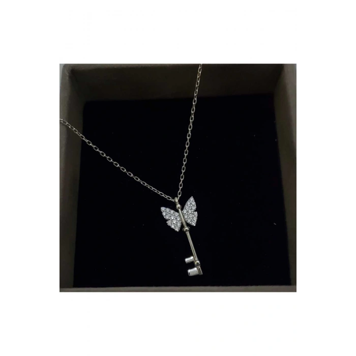 Kadın Kolye Lumora Kadın Kolye 925 Ayar Gümüş Kelebek Anahtar Detaylı Şık