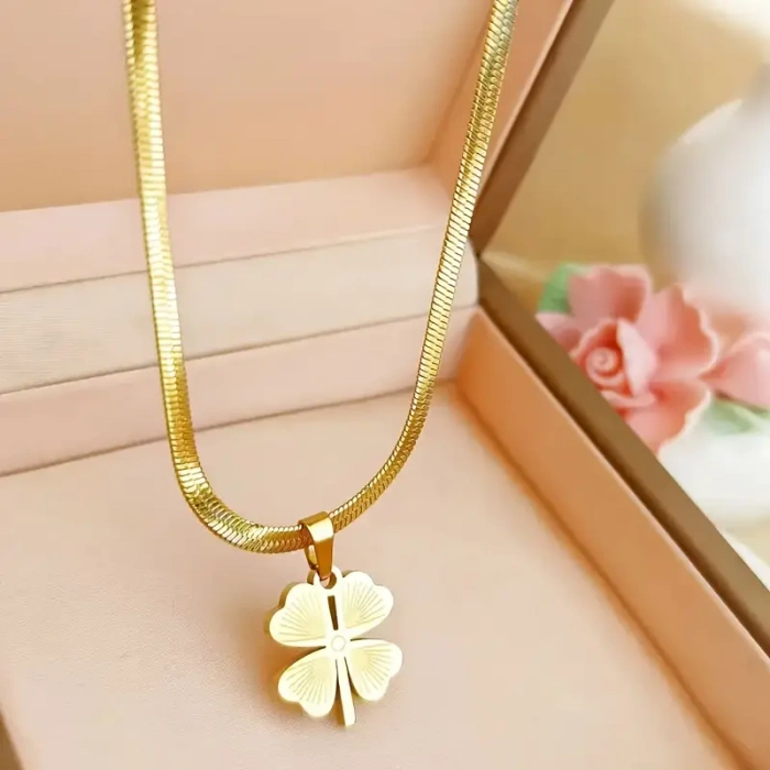 Kadın Kolye Altın Dilek Kadın Kolye Altın Kaplama Yonca Şekilli Şık Hediyelik