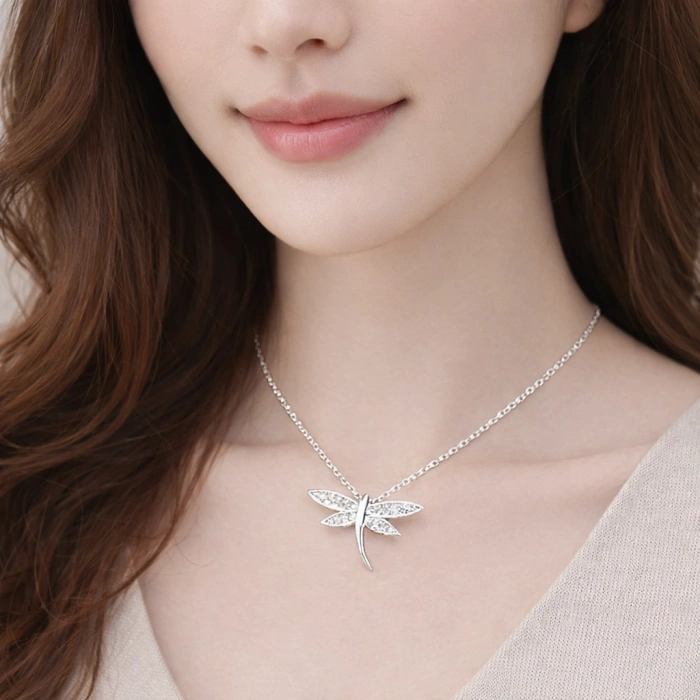 Kadın Kolye Dragonfly Kadın Kolye 925 Ayar Gümüş Yusufçuk Parlak Taşlı Şık ? Neden güçlü?