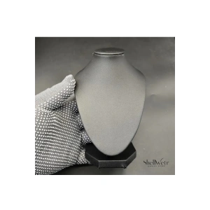 Siyah vitrin boyun takı sergileme mankeni, şık ve kullanışlı ürün düzenleyici