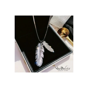 Plume Gümüş kuş tüyü detaylı kadın kolye şans her daim sizinle olsun