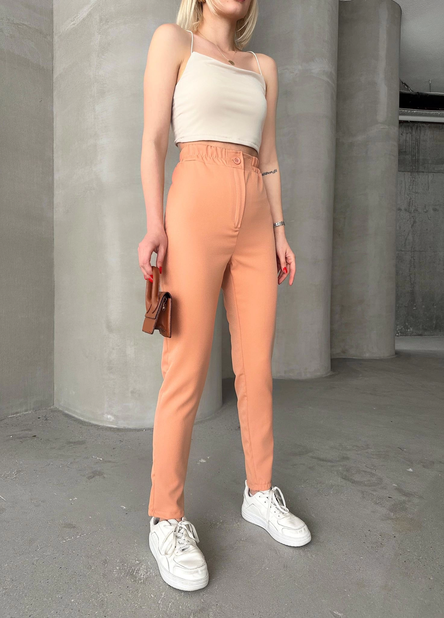 Beli lastikli karamel pantolon - Resim 4