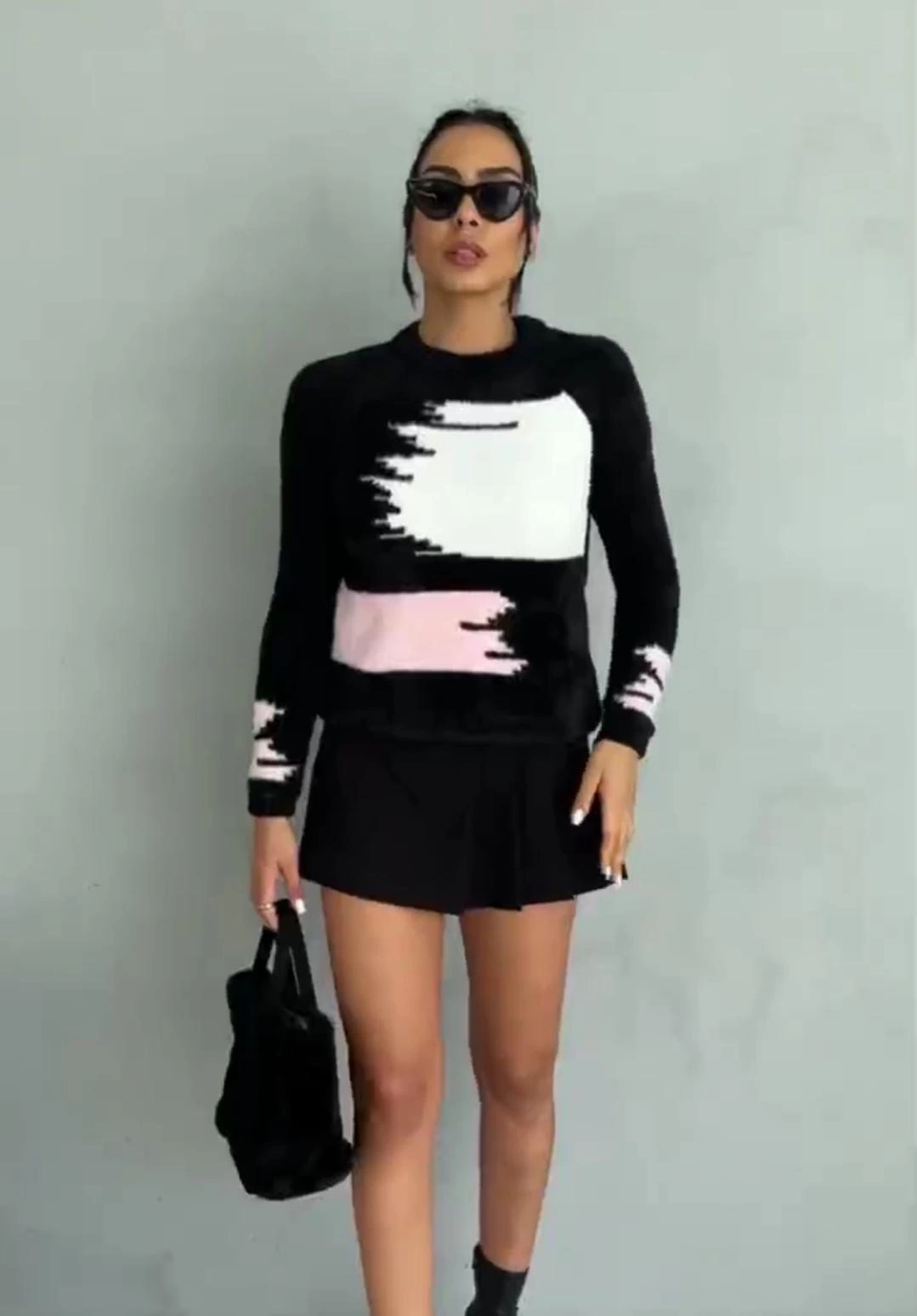 Bıyıklı triko kazak siyah