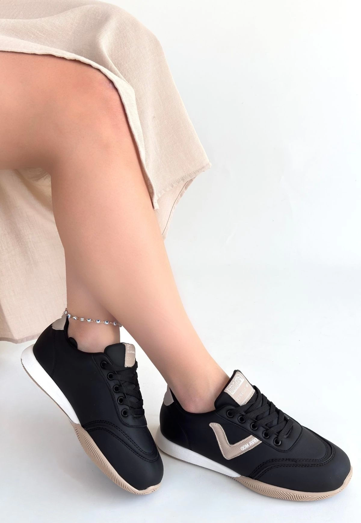 Jowen Siyah Cilt Bej Detaylı Bağcıklı Spor Ayakkabı