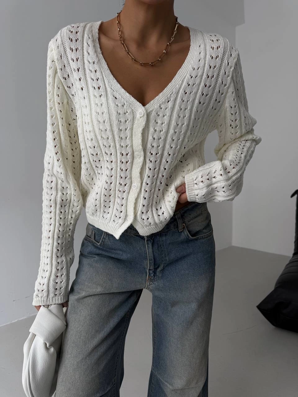 Küçük düğmeli küçük örgülü triko hırka beyaz