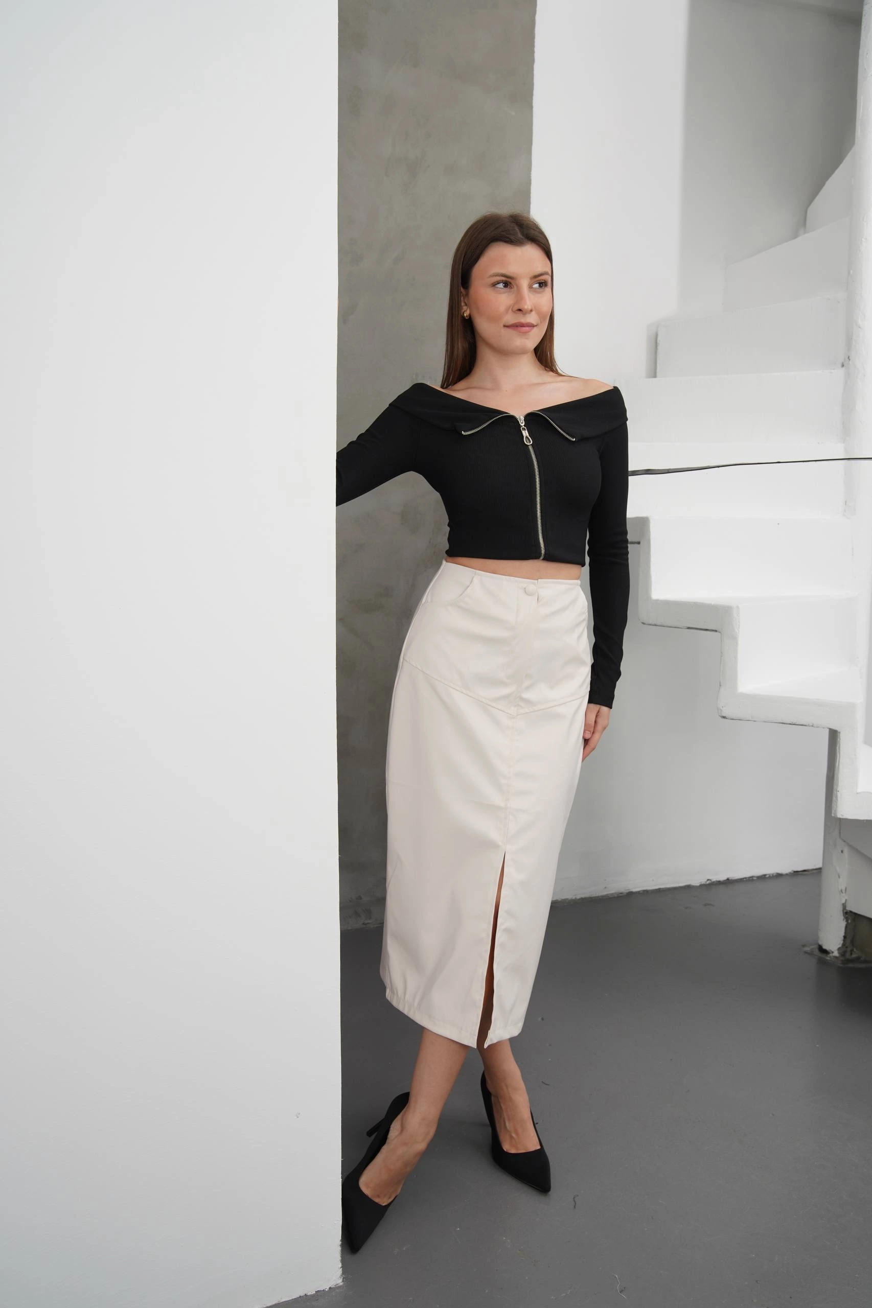 Yırtmaçlı uzun deri etek krem - 2