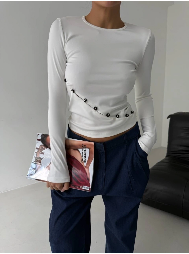 Asimetrik alt detaylı bluz beyaz