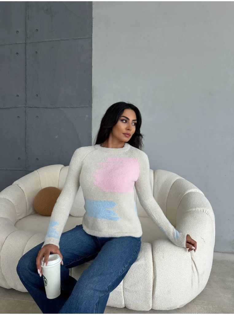 Bıyıklı triko kazak beyaz