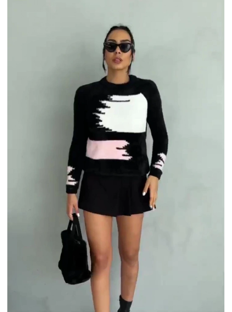 Bıyıklı triko kazak siyah