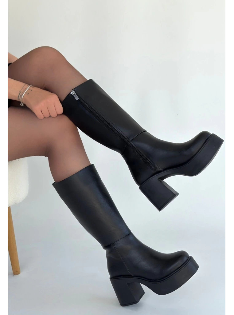 Disan Siyah Cilt Topuklu Çizme
