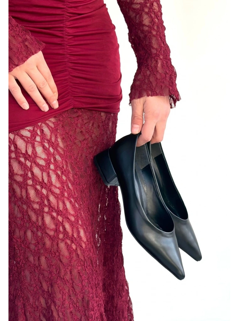 Ferla Siyah Cilt Topuklu Ayakkabı