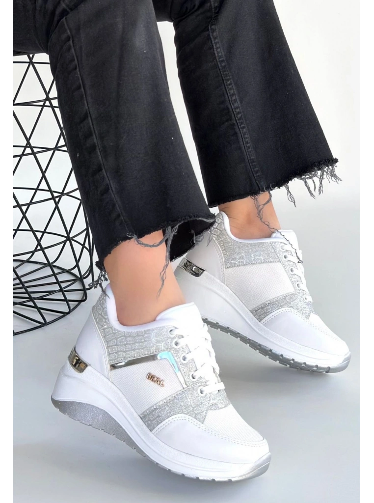 Geja Beyaz Cilt Bağcıklı Spor Ayakkabı