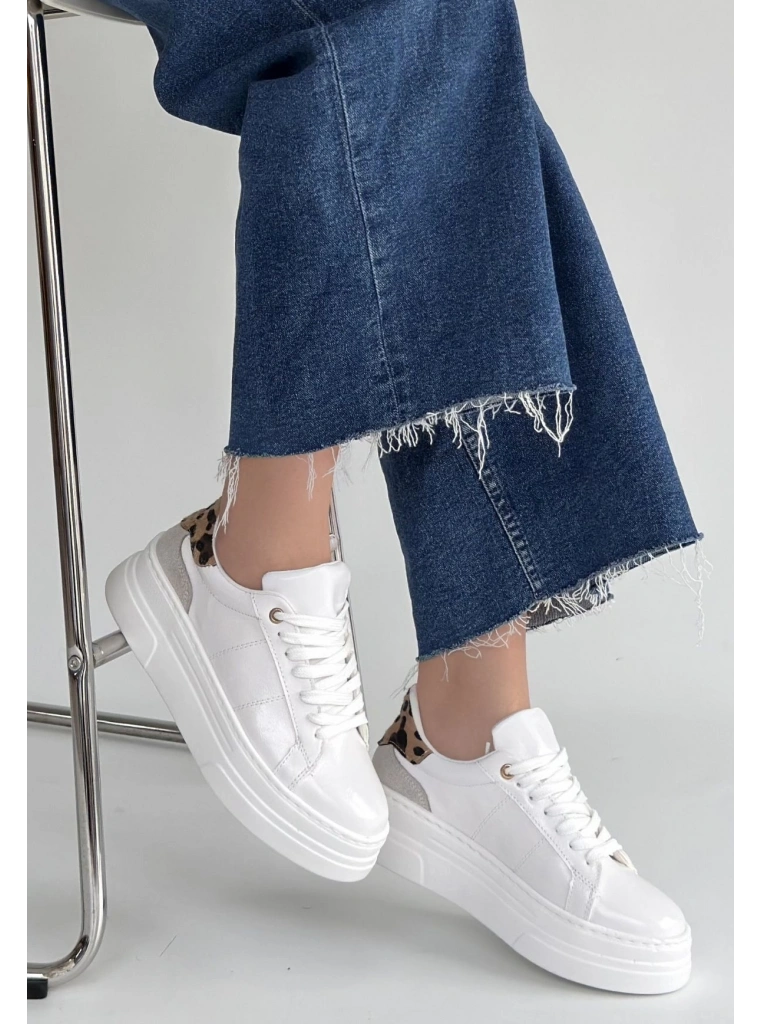 Jetan Beyaz Rugan Bağcıklı Spor Ayakkabı