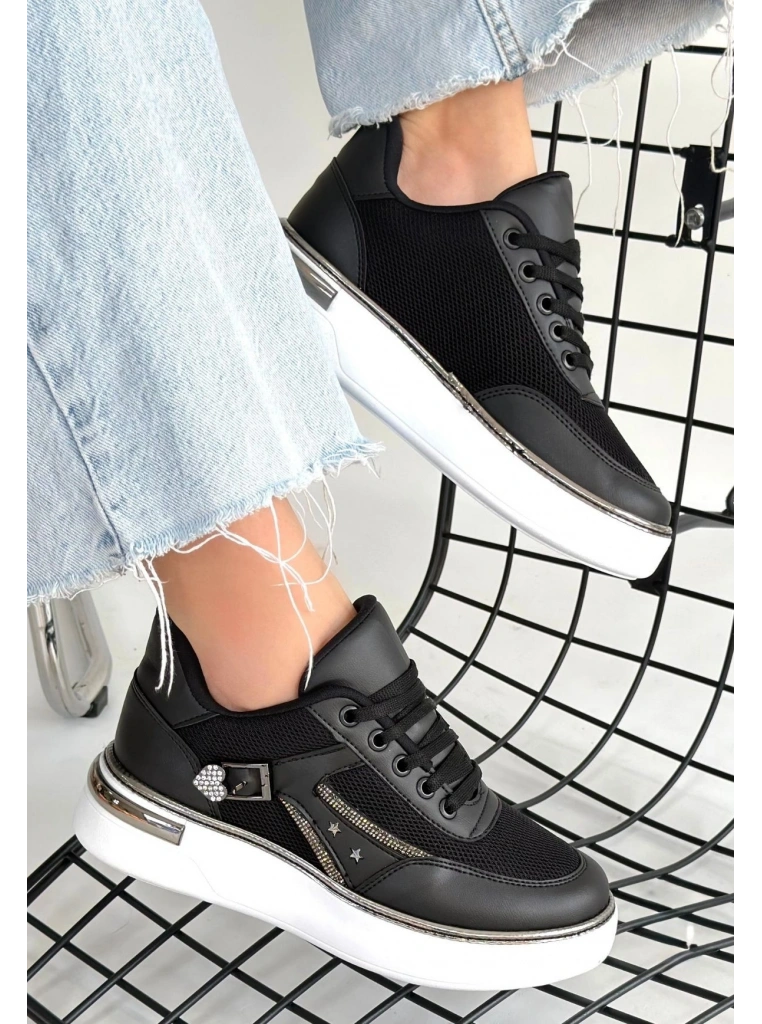 Junda Siyah Cilt Bağcıklı Spor Ayakkabı