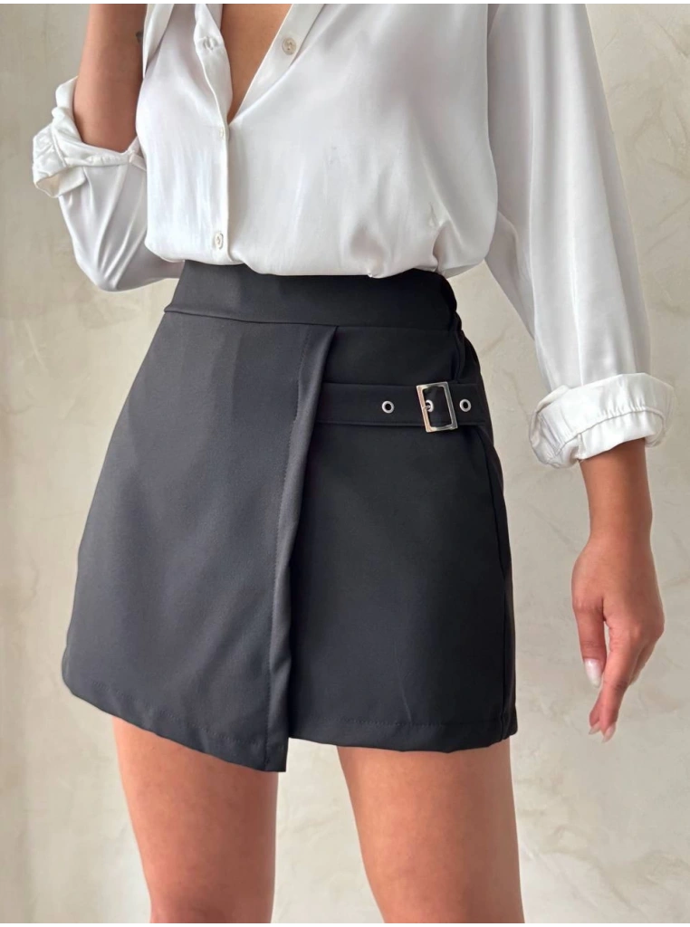 Kadın tokalı şort etek siyah s25449