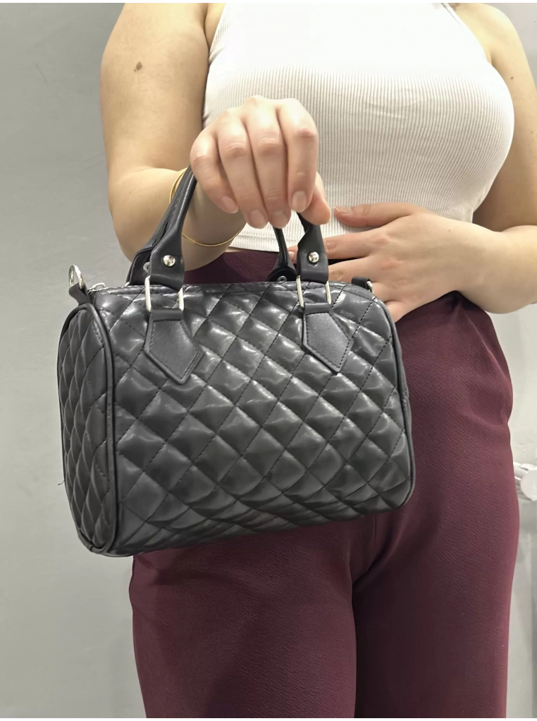 Kapaksız kapitone siyah cilt çanta