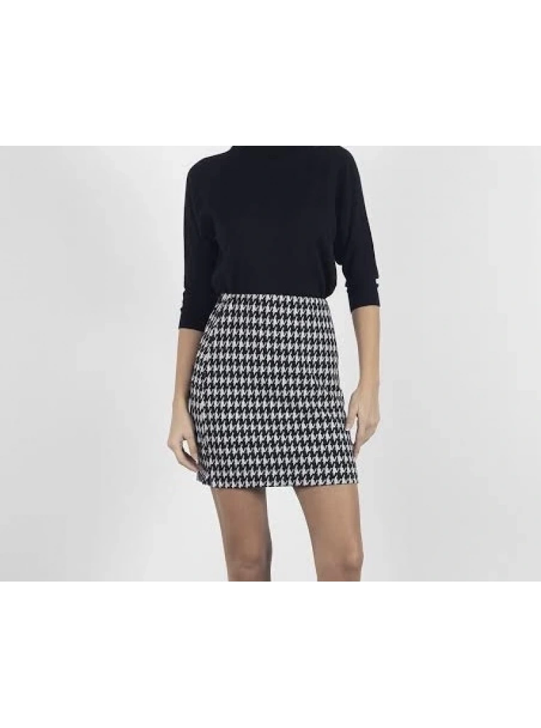 kazaayağı likralı mini etek siyahbeyaz