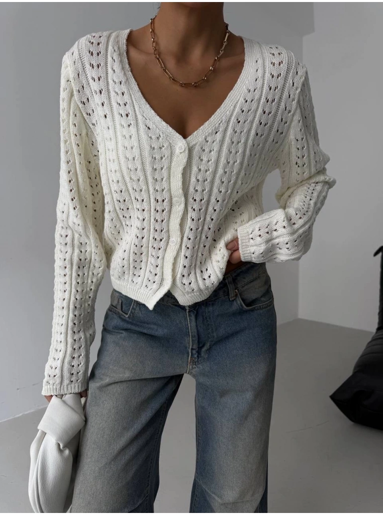 Küçük düğmeli küçük örgülü triko hırka beyaz