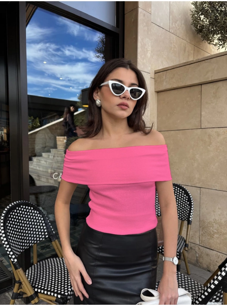 Madonna yaka sıfır kol bluz pembe