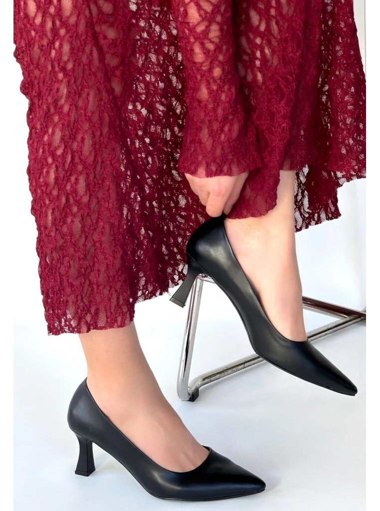 Mırta Siyah Cilt Topuklu Ayakkabı