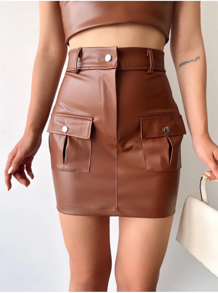 Önden iki cepli deri etek kahve h240040