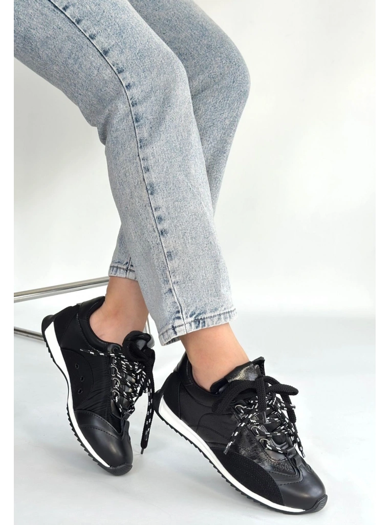 Reat Siyah Cilt Bağcıklı  Paraşüt Detaylı Spor Ayakkabı