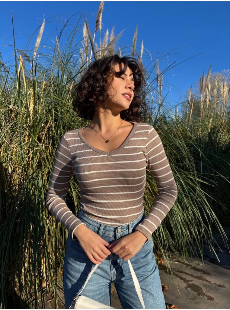 V yaka çizgili bluz bej A3699