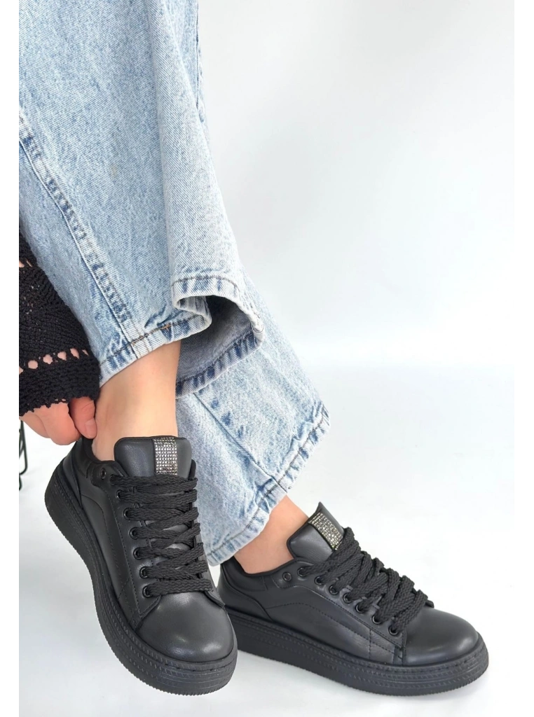 Yier Siyah Cilt Bağcıklı Spor Ayakkabı