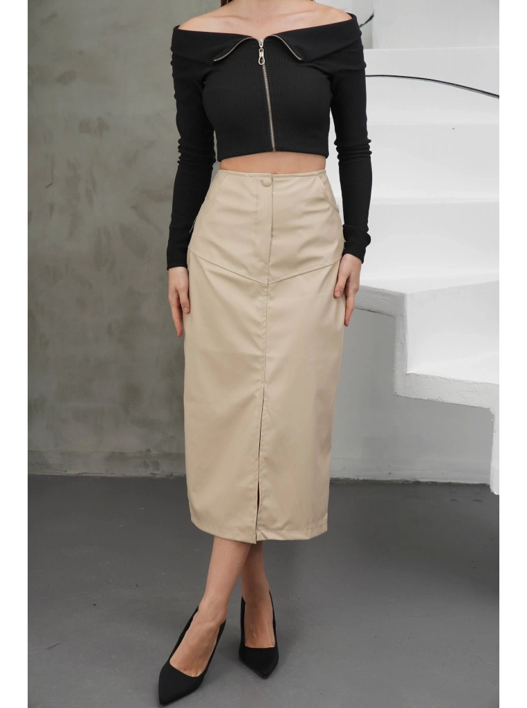 Yırtmaçlı uzun deri etek bej