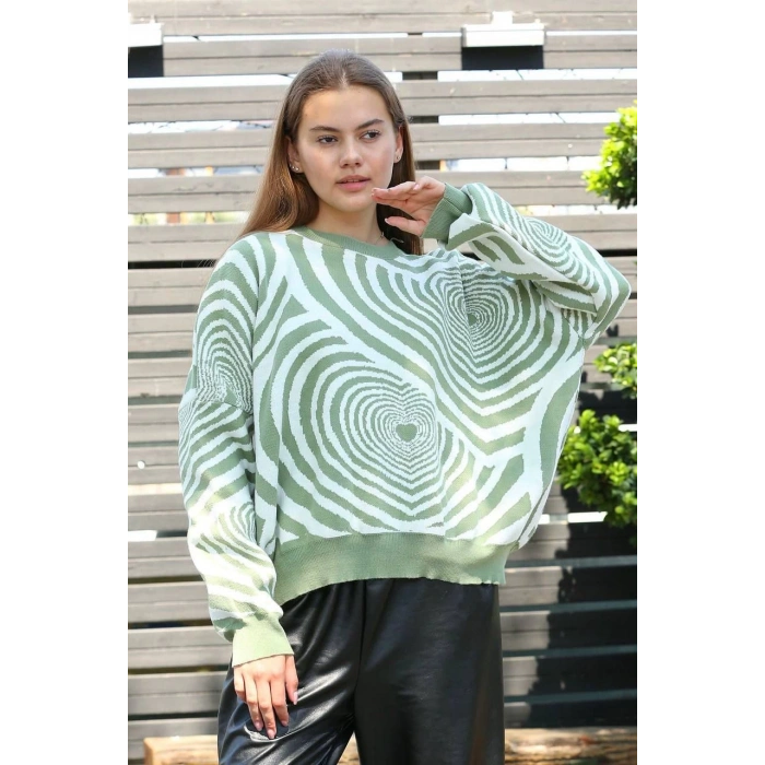 Beyaz kalp çizgili kazak mint