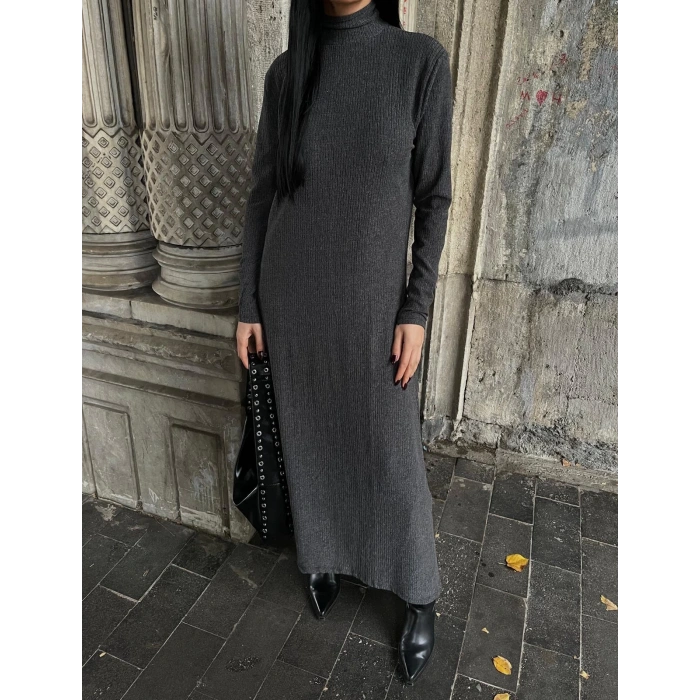 Boğazlı kalın bürümcük uzun elbise siyah