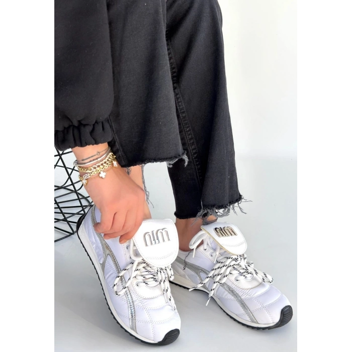 Dissa Beyaz Cilt Bağcıklı Paraşüt Detaylı Spor Ayakkabı