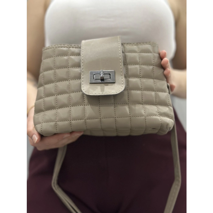 Kapaklı kapitone vizon cilt çanta