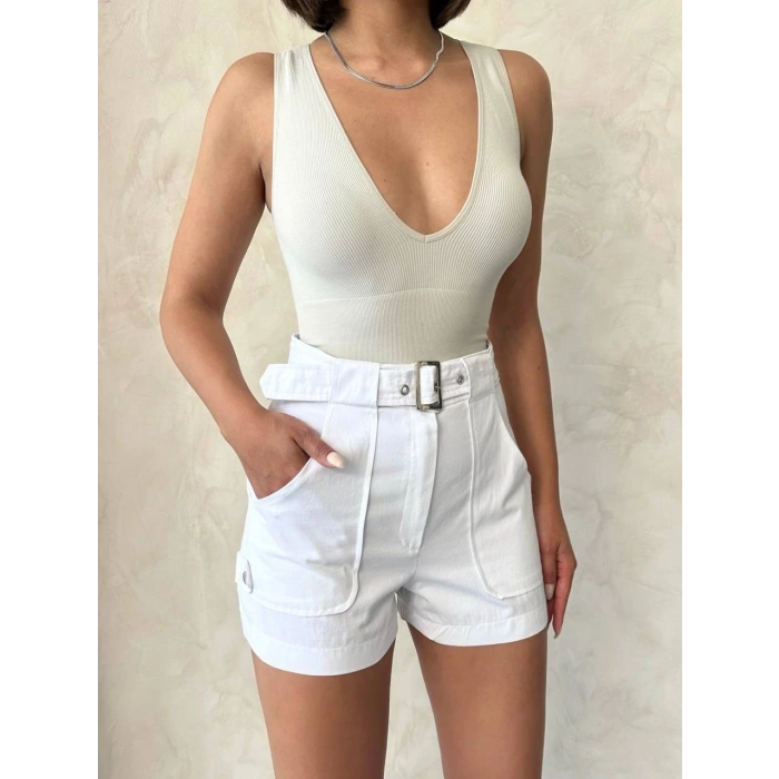 Kemer detaylı gabardin şort beyaz s25289