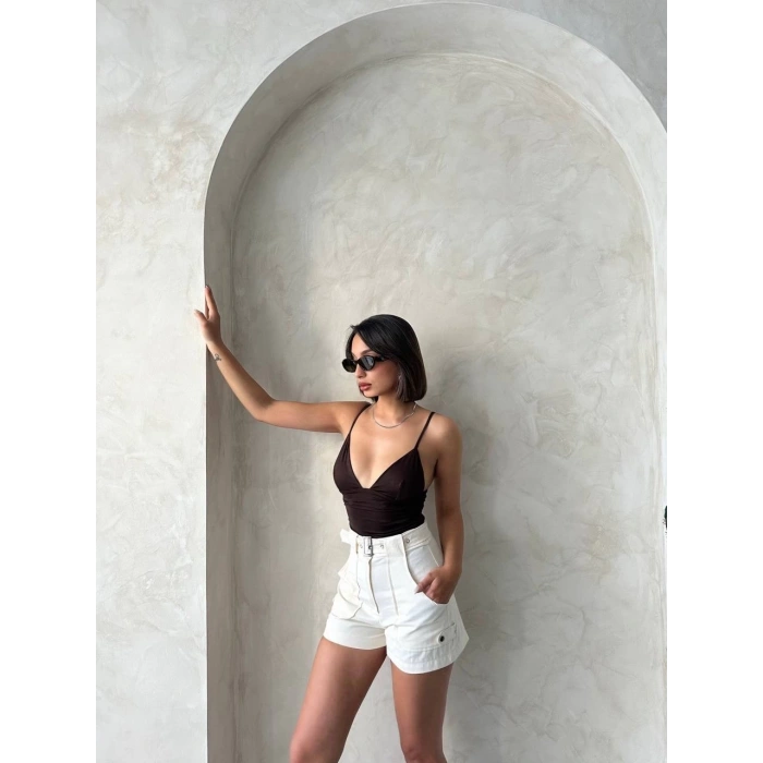 Kemer detaylı gabardin şort krem s25289