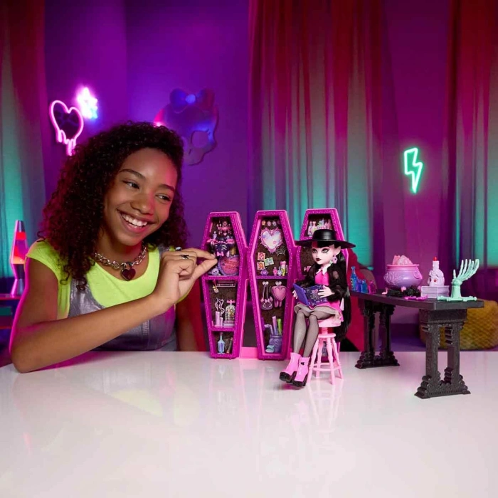 Mattel Monster High Draculauranın İksirler Odası