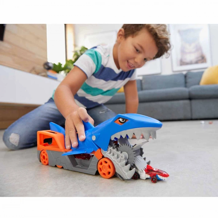 Mattel Hot Wheels Köpek Balığı Taşıyıcı GVG36