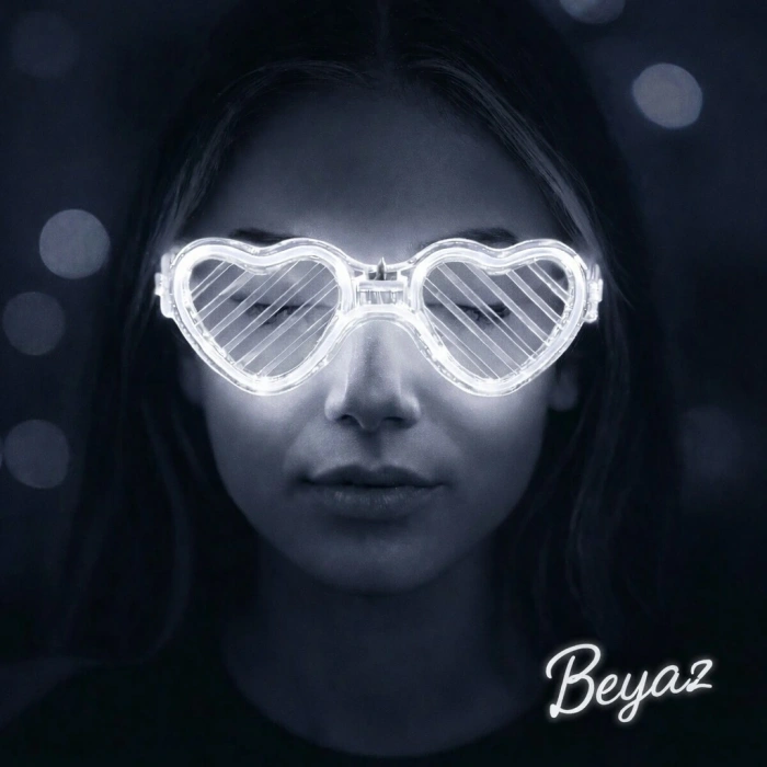 Beyaz Led Işıklı Kalp Gözlük – 3 Modlu Parti & Glow Gözlüğü