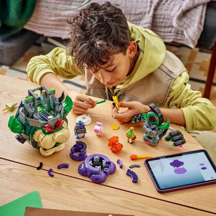 BFS 72042 Lego Super Mario - Prince Florian ve Castle Bowser 1251 parça +9 yaş