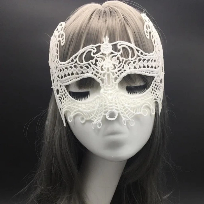 BFS     Beyaz Renk Dantel Kesim Dantel İşlemeli Balo Parti Maskesi 1 No