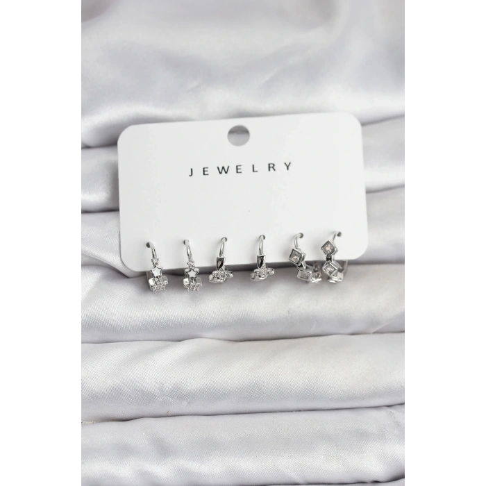 BFS Gümüş Renk Pirinç Yıldız Modelli Kadın Küpe Seti