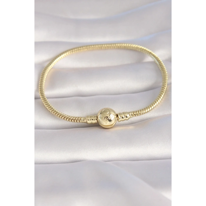 BFS Pirinç Gold Renk İşleme Detay Charm Model Kadın Bileklik