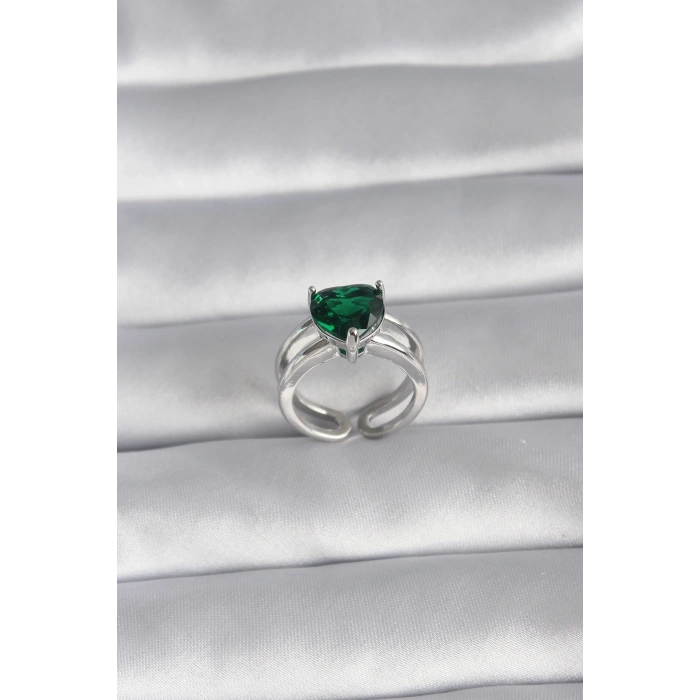 BFS Pirinç Gümüş Renk Yeşil Zirkon Taşlı Tek Taş Model Kadın Yüzük