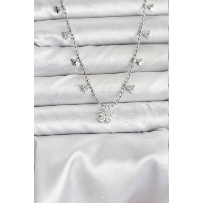 BFS Pirinç Gümüş Renk Zirkon Taşlı Çiçek Model Kadın Kolye