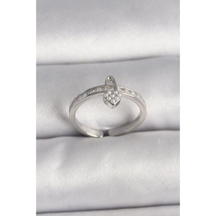 BFS Pirinç Gümüş Renk Zirkon Taşlı İnci Detaylı Kilit Kalp Model Ayarlanabilir Yüzük