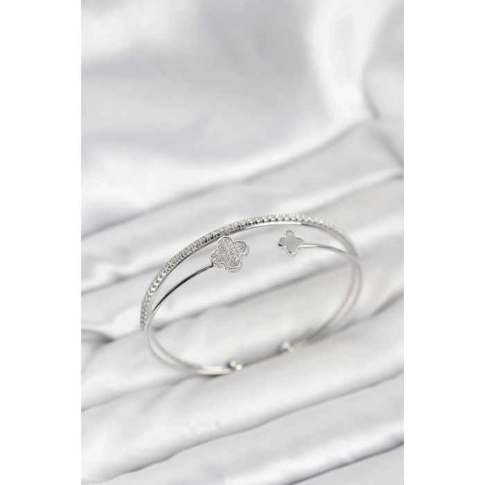 BFS Yonca Model Pirinç Gümüş Renk Kadın Bileklik