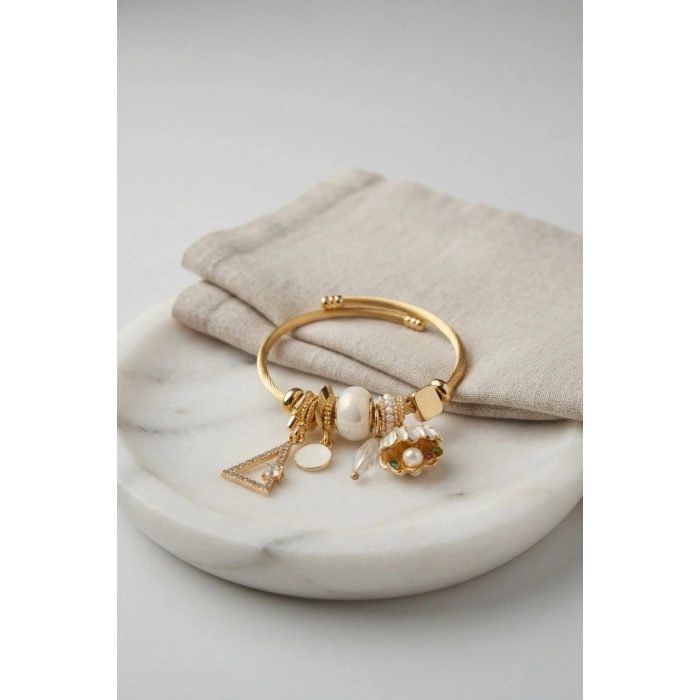 Mey İthalat® Beyaz Deniz Kabuğu Model Gold Renk Charmlı Bileklik